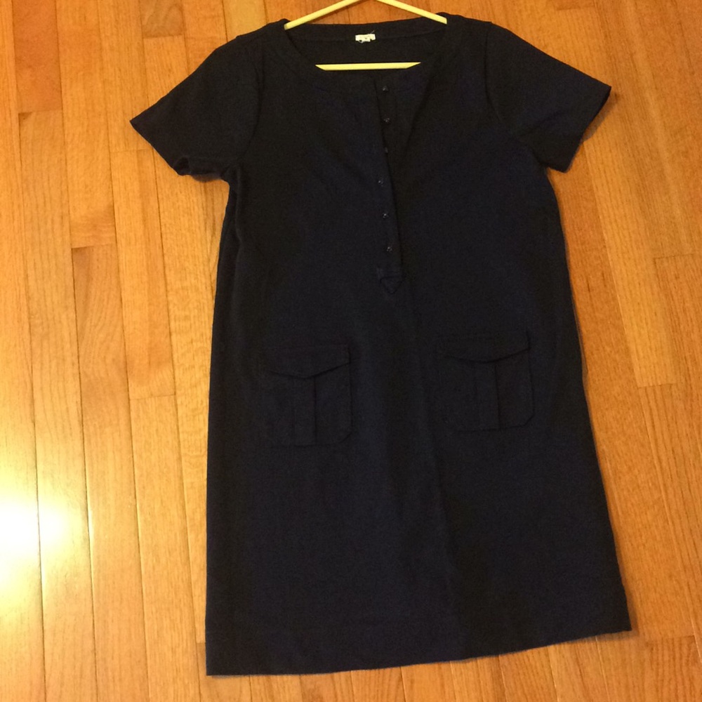 JCrew Women’s navy blue shirt sleeve dress. Size M